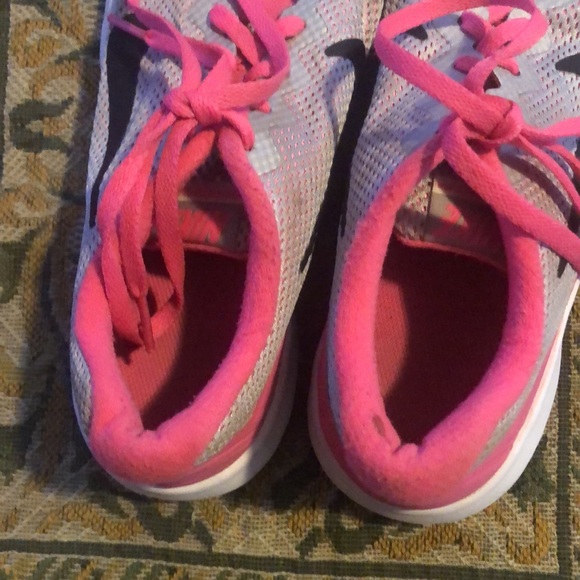 Nike running shoes - Picture 3 of 3